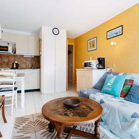 A Carnac: 24m², Proche Plage/commerces, Parking, Balcon Sud, Petit Animal Ok - Fr-1-477-108 アパート カルナック